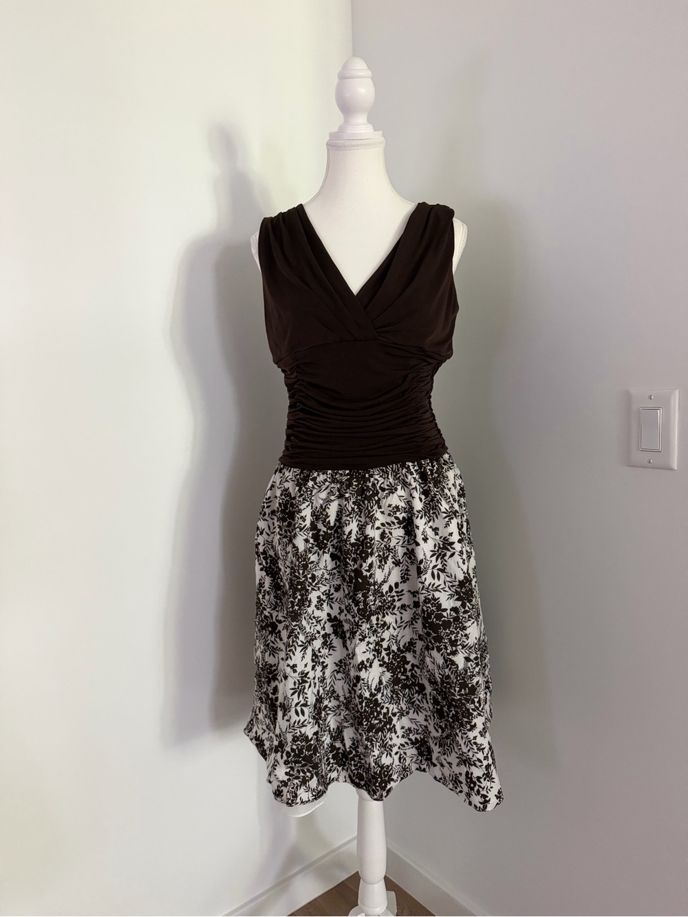 Vintage Brown White Floral Ruched midi Dress maggy boutique M